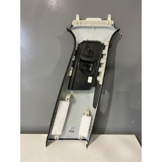 Stalp usa stanga Volvo V60 S60 2018+ 31479217
