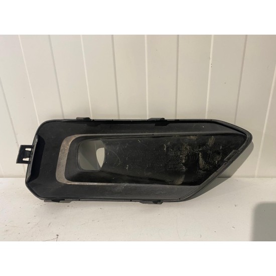 Ornament proiector stanga fata VOLVO XC40 2018+ 31449343