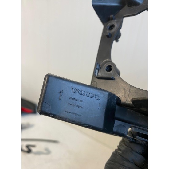 Suport proiector ceata stanga fata VOLVO XC40 2018+ 31407959