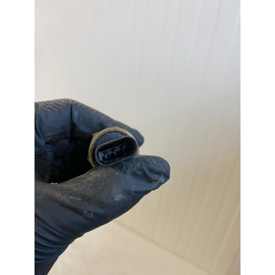 Senzor presiune nivel ulei VOLVO V40 XC60 V70 XC70 9487295 32242806