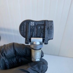 Tire Pressure Sensor Volvo C30 C70 S40 S60 S80 V40 V50 V60 V70 XC60 XC70 31445473 31445474