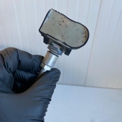 Tire Pressure Sensor Volvo C30 C70 S40 S60 S80 V40 V50 V60 V70 XC60 XC70 31445473 31445474