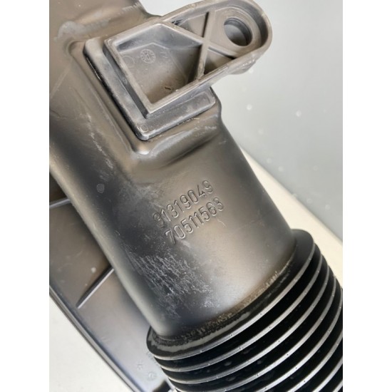 Air intake hose Volvo XC60 S60 V60 2011-2018 31319049 31274767 31370891 