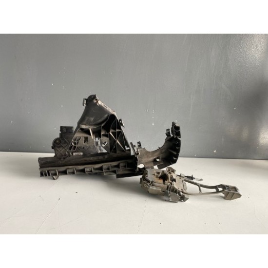 FRONT LEFT DOOR LOCK MECHANISM VOLVO C70 V50 C30 30753658 31253661 31253677 FRONT LEFT DOOR LOCK MECHANISM VOLVO C70 V50 C30 30753658 31253661 31253677