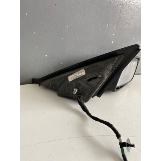 Oglinda dreapta 6 fire Volvo S40 V50 2004-2007 30744574 30744588 Oglinda dreapta 6 fire Volvo S40 V50 2004-2007 30744574 30744588
