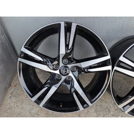 Volvo OEM Wheels 5 double spokes 19" Alloys XC40 XC60 XC70 XC90 S60 V60 S90 V90 - 32327721 Volvo OEM Wheels 5 double spokes 19" Alloys XC40 XC60 XC70 XC90 S60 V60 S90 V90 - 32327721