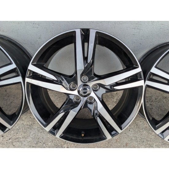 Volvo OEM Wheels 5 double spokes 19" Alloys XC40 XC60 XC70 XC90 S60 V60 S90 V90 - 32327721 Volvo OEM Wheels 5 double spokes 19" Alloys XC40 XC60 XC70 XC90 S60 V60 S90 V90 - 32327721