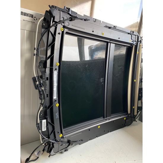 Frame roof hatch glass sunroof front and rear VOLVO XC60 2008-2017 31442190 31402033 31402034 Frame roof hatch glass sunroof front and rear VOLVO XC60 2008-2017 31442190 31402033 31402034