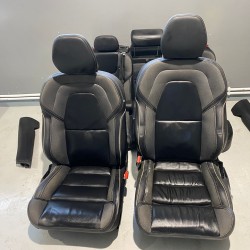 Interior cu incalzire scaune fata VOLVO XC60 R-DESIGN 2023 Interior cu incalzire scaune fata VOLVO XC60 R-DESIGN 2023