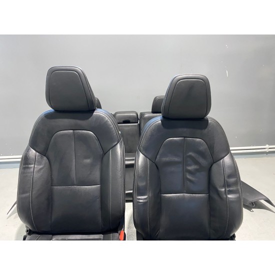 Interior cu incalzire in scaune fata VOLVO XC40 2018+ 