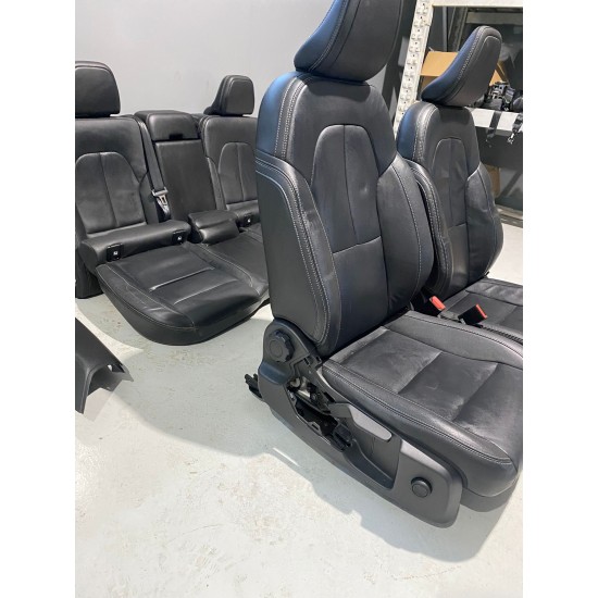 Interior cu incalzire in scaune fata VOLVO XC40 2018+ 