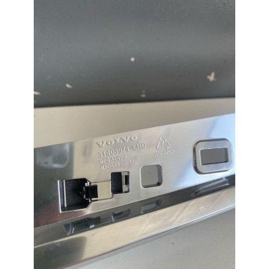 Chrome trim air vent with ilumination S90 V90 31403974 31417211 31389468 31417207 31389466 31366589