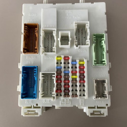 Fuse Box Volvo V40 V40CC 31394135