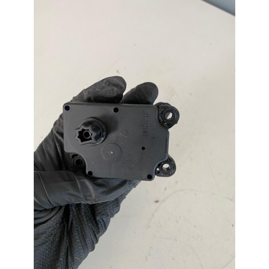Motoras recirculare aeroterma Volvo S40 V50 C30 V40 4N5H-19E616-6652A 30733779 Motoras recirculare aeroterma Volvo S40 V50 C30 V40 4N5H-19E616-6652A 30733779