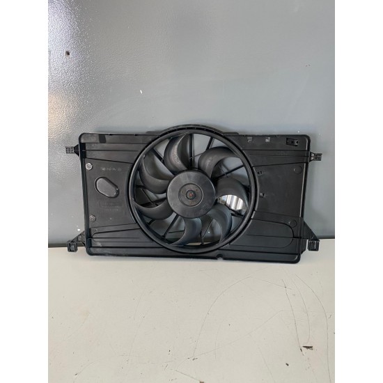 Cooling Radiator Fan Volvo S40 V50 C30 C70 3M5H-8C607-UH 31261987 31261991