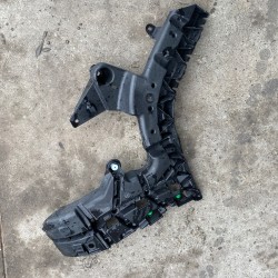 RIGHT REAR BUMPER MOUNT SUPPORT BRACKET Volvo V60 V60CC 31455502