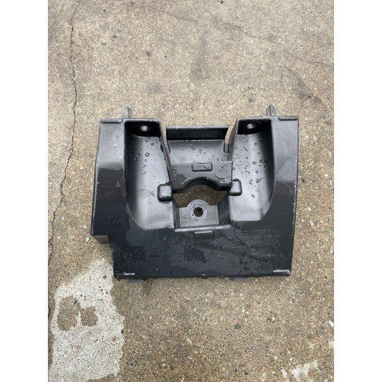 Right fender moulding bracket Volvo XC60 2018+ 32216698