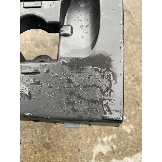 Right fender moulding bracket Volvo XC60 2018+ 32216698 Right fender moulding bracket Volvo XC60 2018+ 32216698