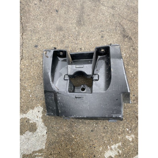 Left fender moulding bracket VOLVO XC60 2018+ 31420624 32216697
