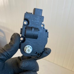 Heater regulator motor VOLVO XC60 V60 S60 V70 S80 XC70 V60CC 22092016 MAHLE K9749007 31497549