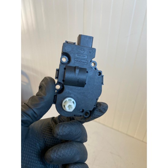 Heater regulator motor VOLVO XC60 V60 S60 V70 S80 XC70 V60CC 22092016 MAHLE K9749007 31497549