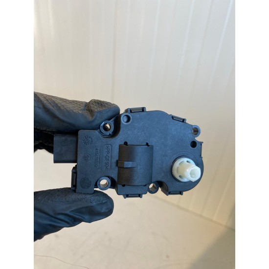 Heater regulator motor VOLVO XC60 V60 S60 V70 S80 XC70 V60CC 22092016 MAHLE K9749007 31497549