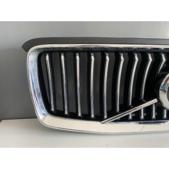 Grila bara fata VOLVO XC90 2021+ FACELIFT MOMENTUM 31698400 31698408 32365185 32365190 
