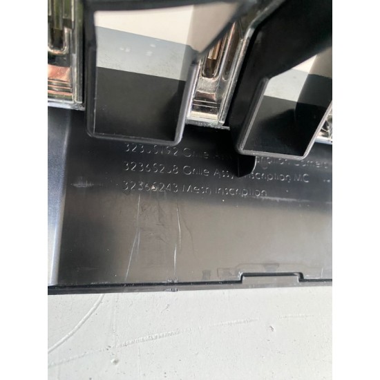 Grila bara fata VOLVO XC90 2021+ FACELIFT MOMENTUM 31698400 31698408 32365185 32365190 Grila bara fata VOLVO XC90 2021+ FACELIFT MOMENTUM 31698400 31698408 32365185 32365190