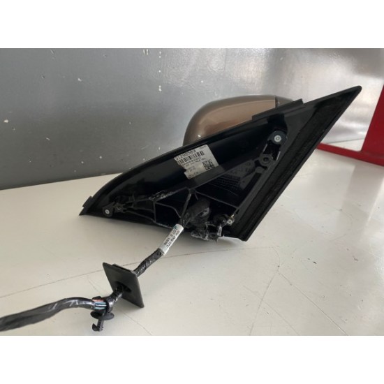 Oglinda dreapta electrica cu rabatare si bec 12 fire Volvo XC60 31298503 31371850 Oglinda dreapta electrica cu rabatare si bec 12 fire Volvo XC60 31298503 31371850
