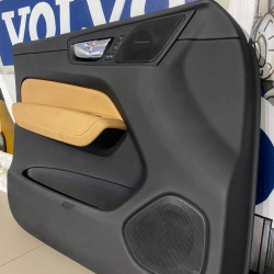 Fata de usa fata stanga Volvo XC60 2018+