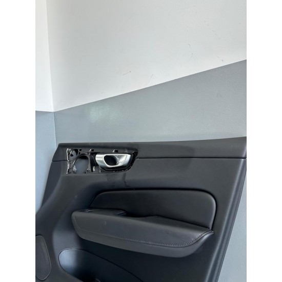 Fata de usa dreapta fata VOLVO XC60 2018+ 32328456 32328458