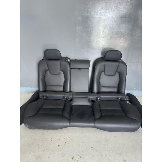 Bancheta spate piele negru cu incalzire VOLVO XC60 2018+ Bancheta spate piele negru cu incalzire VOLVO XC60 2018+