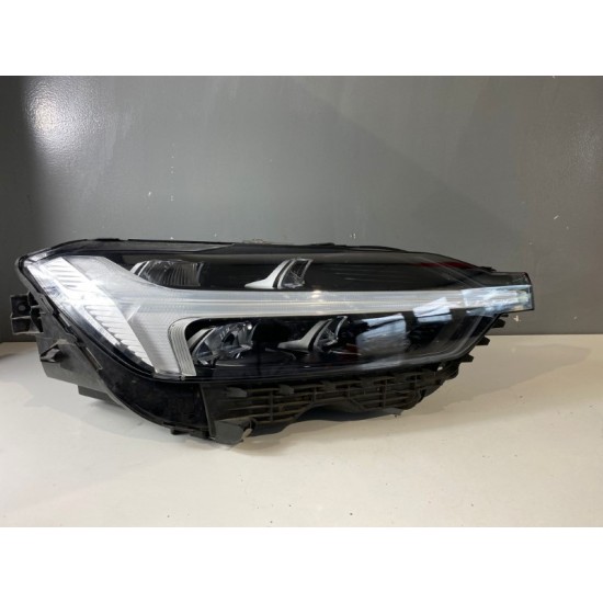 Far dreapta MID LED LHD VOLVO XC60 FACELIFT 2021+ 32342515
