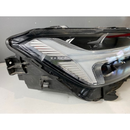 Far dreapta MID LED LHD VOLVO XC60 FACELIFT 2021+ 32342515 Far dreapta MID LED LHD VOLVO XC60 FACELIFT 2021+ 32342515