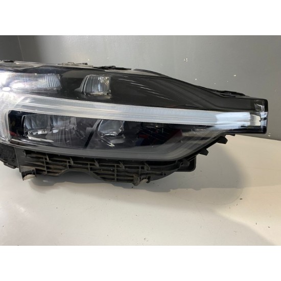 Far dreapta MID LED LHD VOLVO XC60 FACELIFT 2021+ 32342515 Far dreapta MID LED LHD VOLVO XC60 FACELIFT 2021+ 32342515