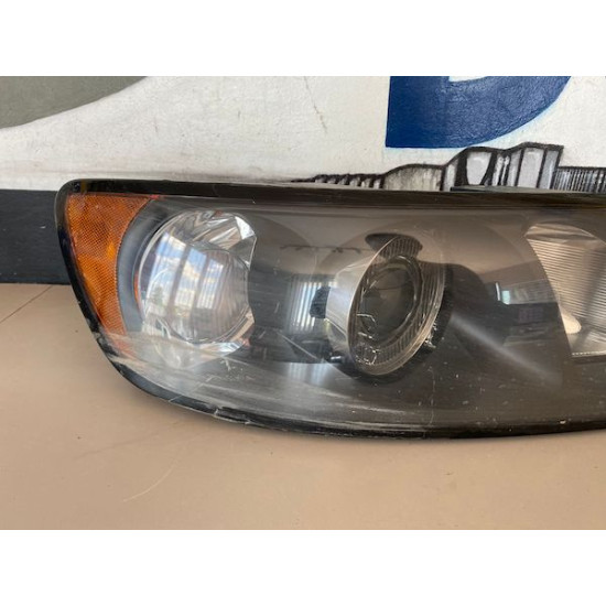 Front right headlight Volvo S40 2004-2007 30698874