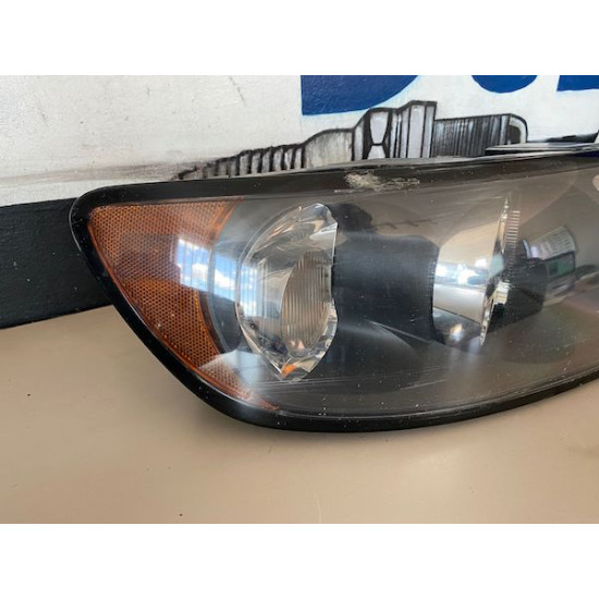 Front right headlight Volvo S40 2004-2007 30698874