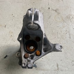 Front right knuckle Volvo V40 2012-2018 31302822