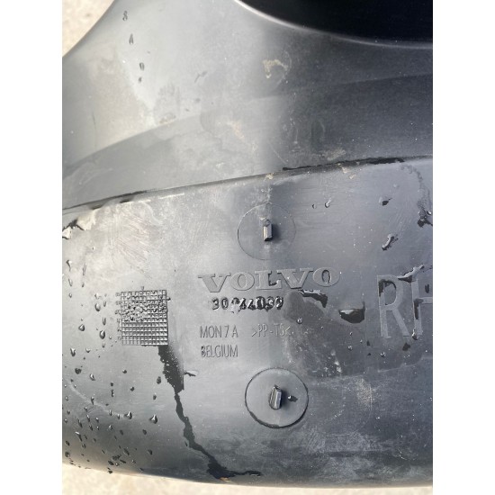 Carenaj dreapta spate Volvo C30 30744039