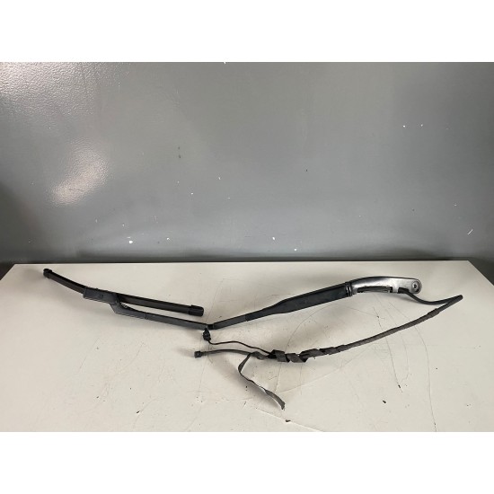 Brat stergator dreapta cu incalzire Volvo XC60 2018+ W000082546 31416840
