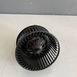 Ventilator habitaclu VOLVO V40 2013-2015 AV6N-18456-AA 31369448