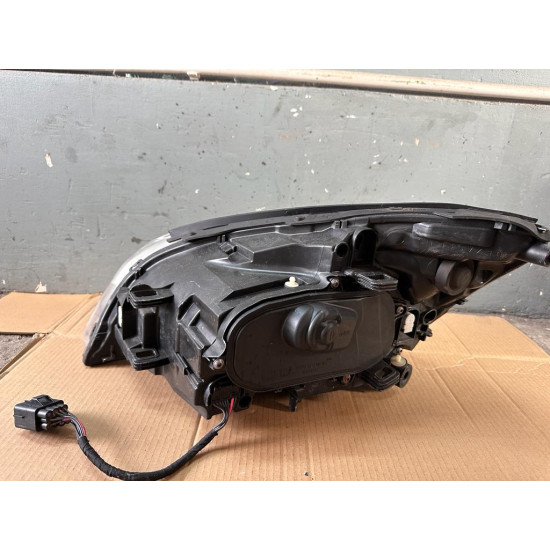 Right headlight with halogen Volvo V60 S60 31383067