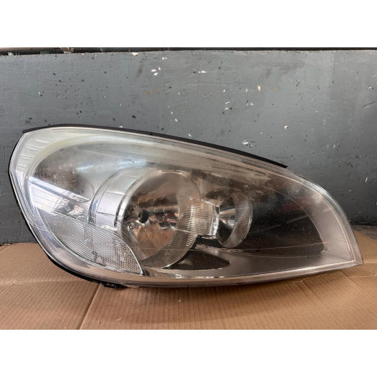 Right headlight with halogen Volvo V60 S60 31383067