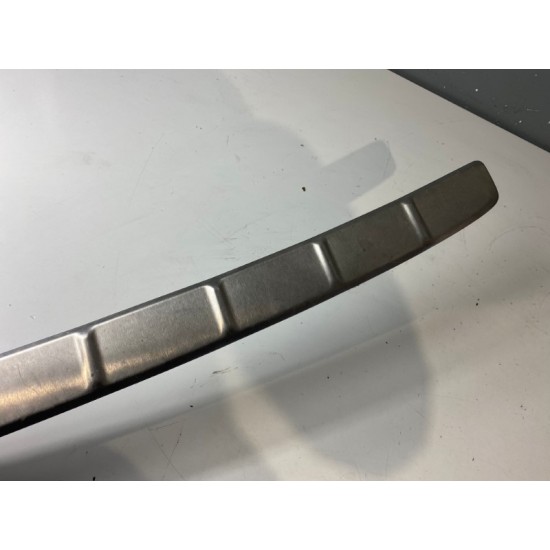 Ornament spate portbagaj bara spate VOLVO XC60 2019 31435972