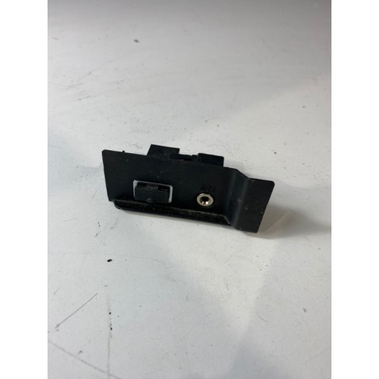USB socket unit outlet VOLVO XC60 S60 V60 C30 V70 XC70 V90 XC90 31285608 30775252