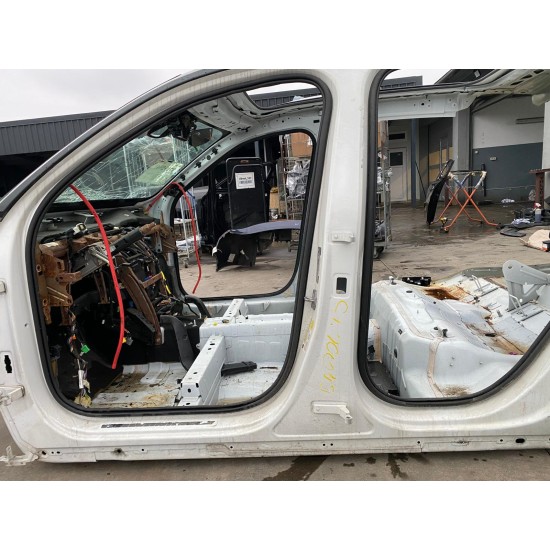 Prag stanga VOLVO XC40 2018 32310038