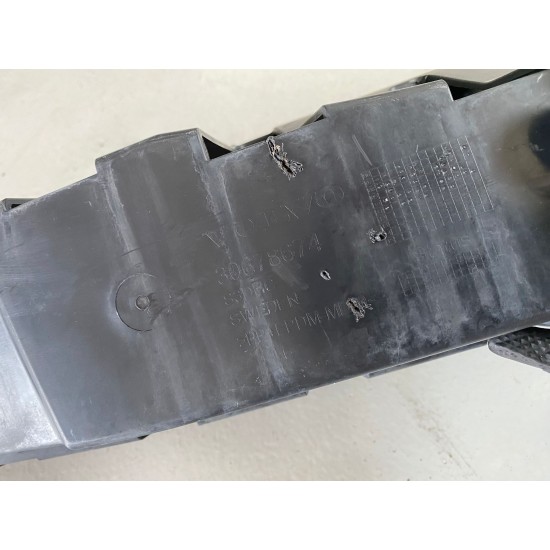 Armatura bara fata plastic VOLVO XC70 2008-2013 30678674 30678675 Armatura bara fata plastic VOLVO XC70 2008-2013 30678674 30678675