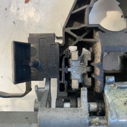 Suport broasca usa spate dreapta VOLVO V50 2011 30784205