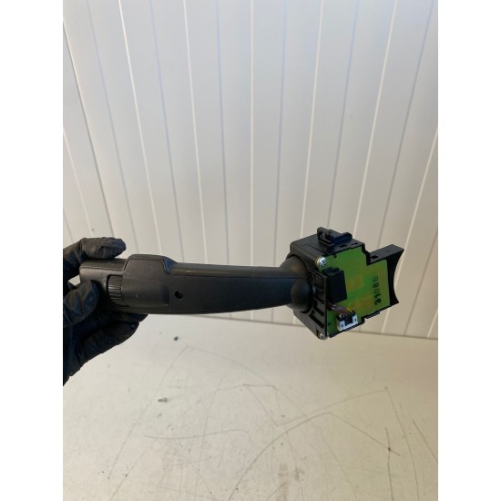 Maneta stergatoare cu senzor de ploaie VOLVO V50 2011 8691993