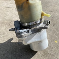 Power Steering Pump Volvo C30 S40 V50 1.6 Diesel 9N513K514AC 31329252 Power Steering Pump Volvo C30 S40 V50 1.6 Diesel 9N513K514AC 31329252